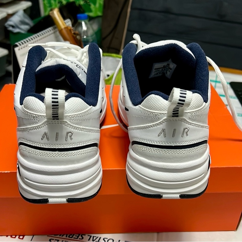 Nike shoes - Picture 4 of 8
